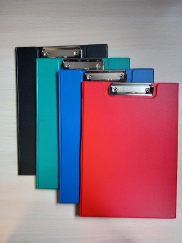 TECZKA Z KLIPEM A4 ZAMYKANA PVC LK42-1